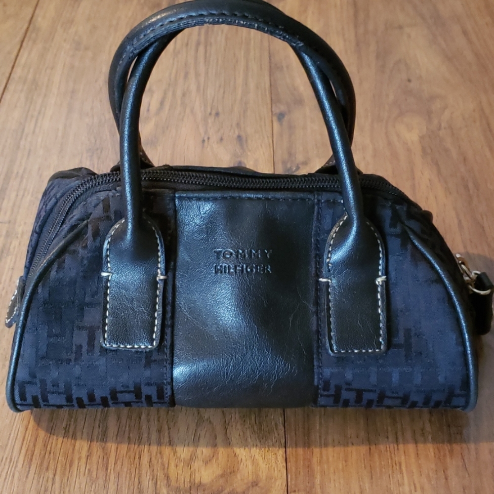 Tiny Tommy Hilfiger bag
